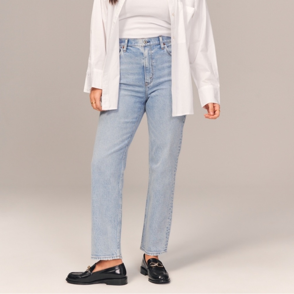 Abercrombie Curve Love Ultra High Rise Ankle Straight Jeans